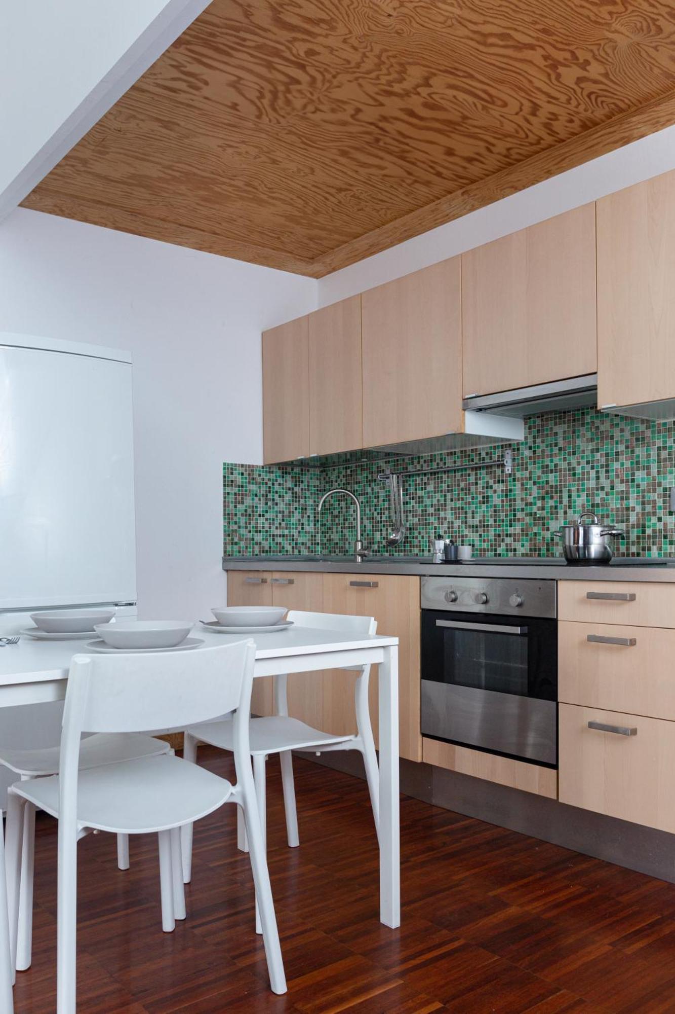 شقة White And Brown Exclusive Loft With Terrace - Free Parking - M2 Station ميلان المظهر الخارجي الصورة