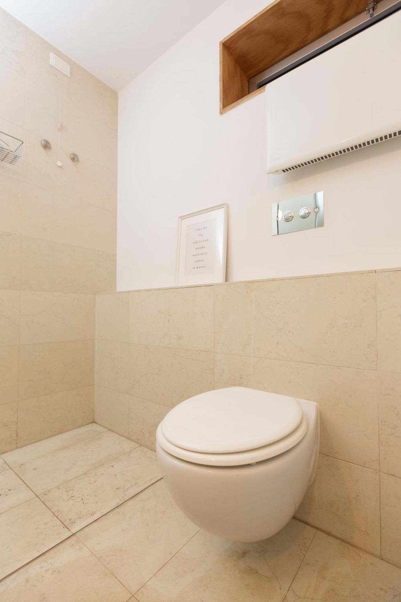 شقة White And Brown Exclusive Loft With Terrace - Free Parking - M2 Station ميلان المظهر الخارجي الصورة
