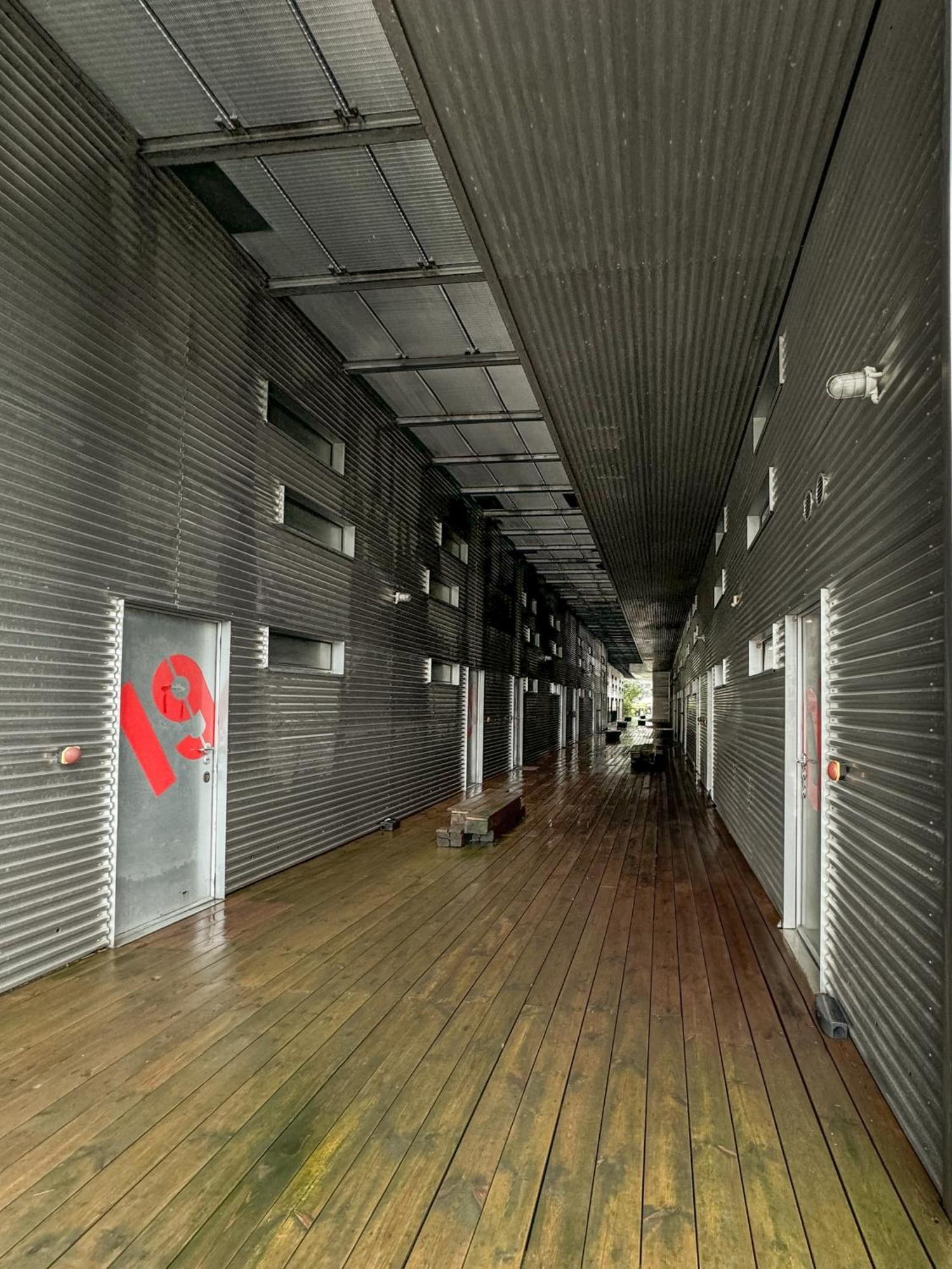 شقة White And Brown Exclusive Loft With Terrace - Free Parking - M2 Station ميلان المظهر الخارجي الصورة